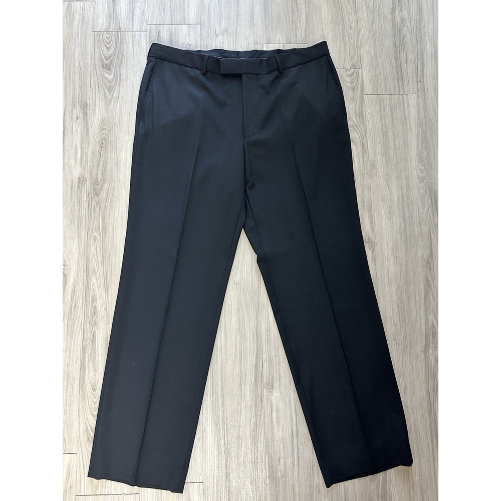 Hugo Boss Men's Suit 2 Pc  96% Wool /4 Spandex Size US 48 L  (s147) - Picture 12 of 12